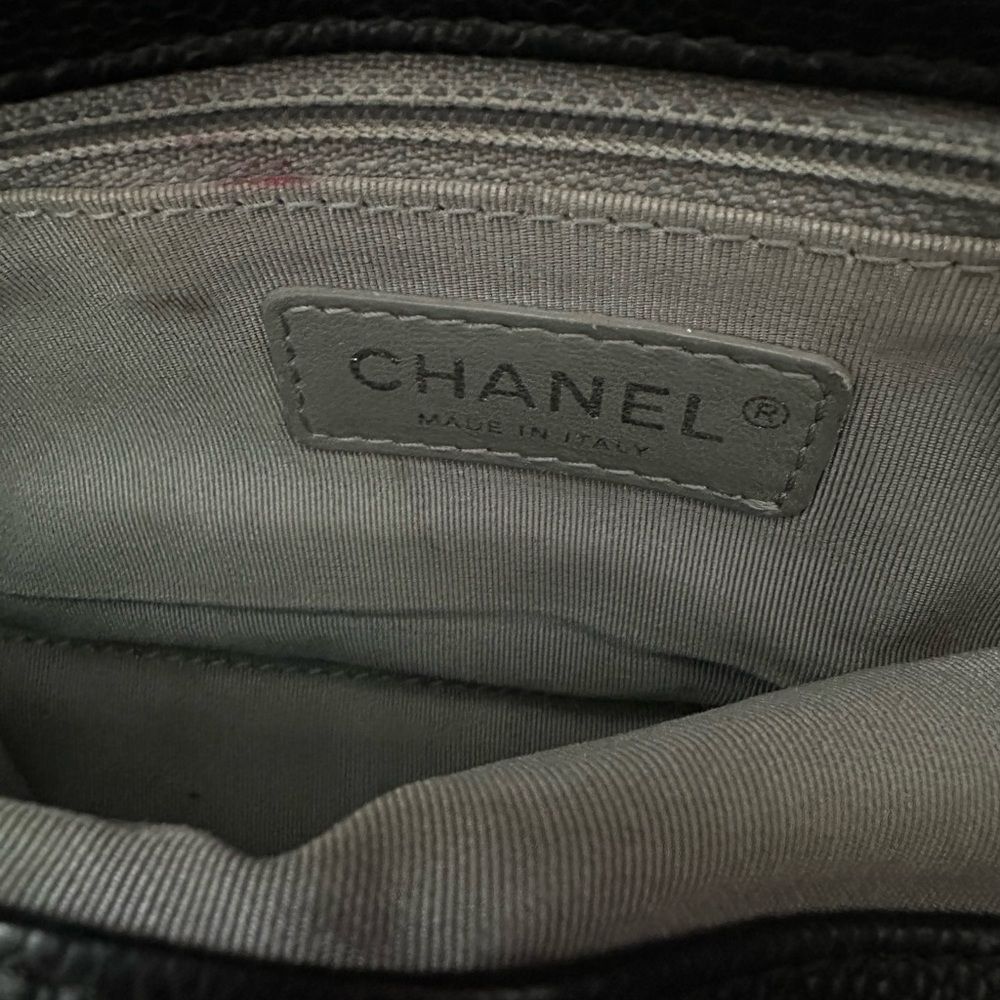 CHANEL Black Quilted Chain Shoulder Bag - Picture 11 of 14